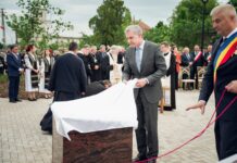 Cum este scrisă istoria în Jucu: lecția prezentă în inaugurarea statuii Reginei Maria a României