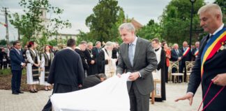 Cum este scrisă istoria în Jucu: lecția prezentă în inaugurarea statuii Reginei Maria a României