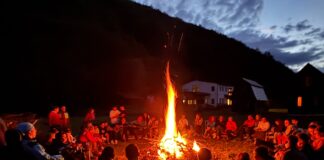 Record de participanți la a 11-a ediție a taberei de sporturi montane pentru elevii Liceului Special pentru Deficienți de Vedere